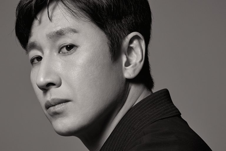 Actor Lee Sun-kyun has an impressive attitude towards people.
