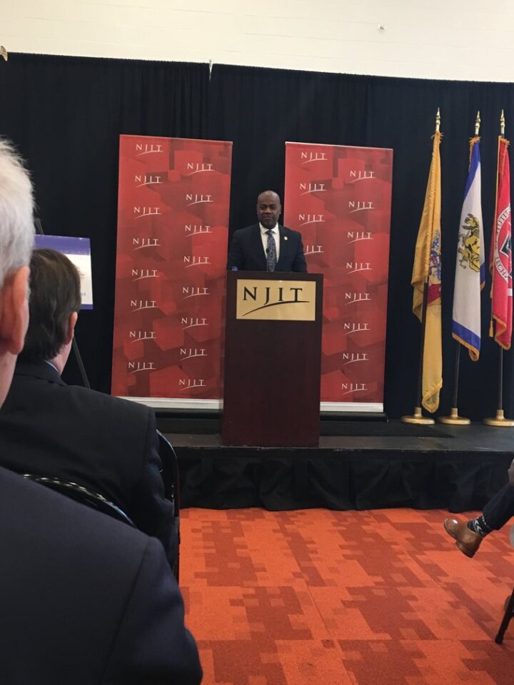 1_qUAPRSHKQr9QLAkpms1jyJ2UR3isXZK